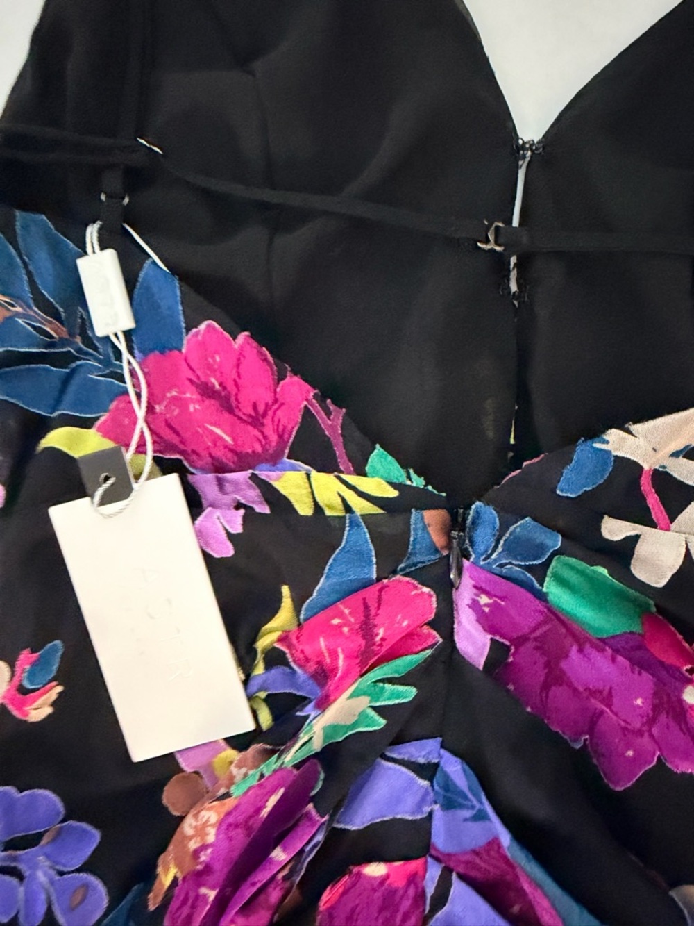 ASTR The Label Alivia Floral Twist Front V-Neck Mini Dress in Pink Multi NWTs S - Picture 7 of 13